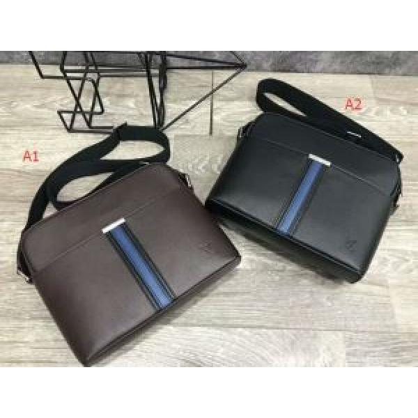 2026春夏新作 ルイ ヴィトン LOUIS VUITTON 斜め掛けバッグ 首胸ロゴ 3色可選.45.