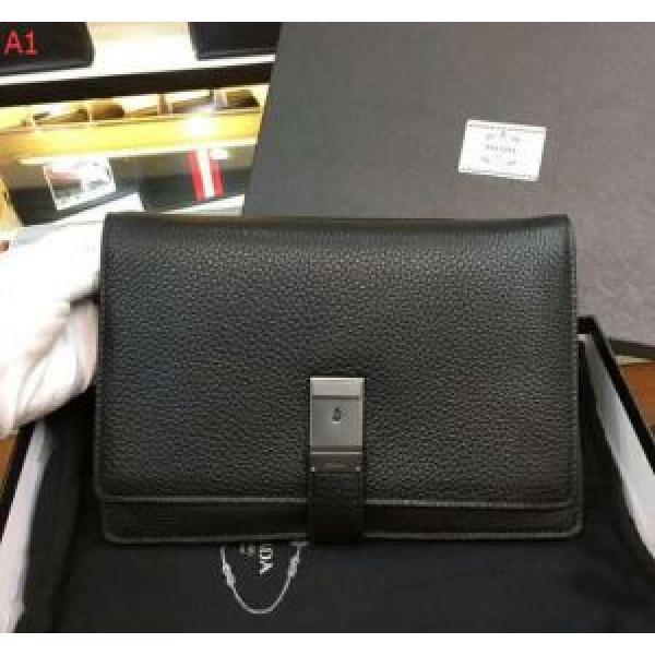 上品な輝きを放つ形 2色可選 プラダ PRADA 2026春夏新作 ビジネスケース.57.