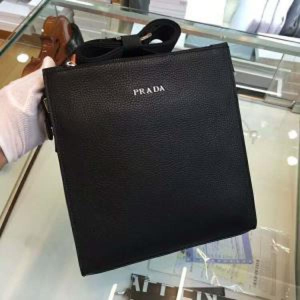 個性的なデザイン プラダ PRADA 2026春夏新作 斜め掛けバッグ.57.