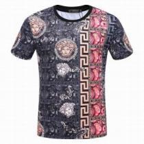 ヴェルサーチ VERSACE 半袖Tシャツ ラックスした雰囲気 驚きの破格値安い 2026春夏新作