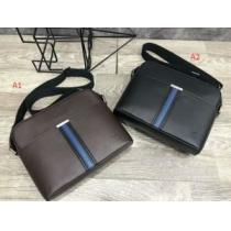 2026春夏新作 ルイ ヴィトン LOUIS VUITTON 斜め掛けバッグ 首胸ロゴ 3色可選.45.