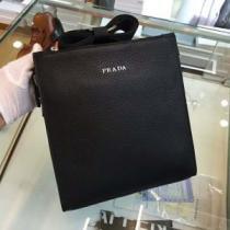 個性的なデザイン プラダ PRADA 2026春夏新作 斜め掛けバッグ.57.