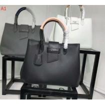 プラダ PRADA 多色可選手持ち&ショルダー掛け 2026春夏新作人気雑誌掲載.68.