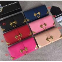 PRADA 財布多色可選ファション性の高い 2026春夏新作プラダ.105.
