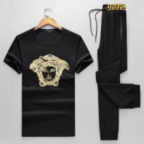細身のシルエット 2026春夏新作 ヴェルサーチ VERSACE 2色可選 高級感溢れるデザイン 上下セット