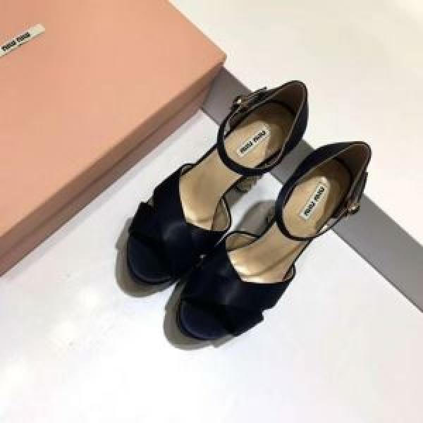 大人キレイに仕立てる ミュウミュウ MIUMIU 2026春夏新作 サンダル 2色可選