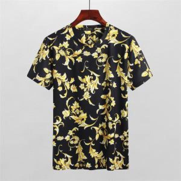 ヴェルサーチ VERSACE 半袖Tシャツ ラックスした雰囲気 大人キレイめ 2026春夏新作