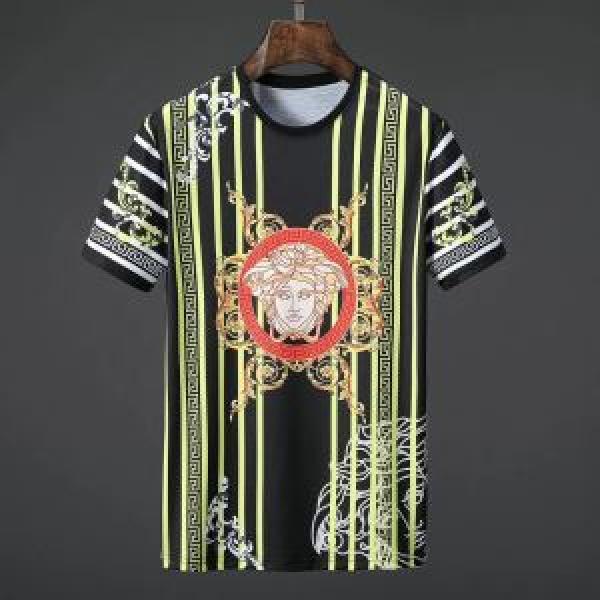 しわになりにくい ヴェルサーチ VERSACE 半袖Tシャツ 2026春夏新作 主役級のアイテム