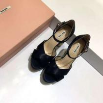 大人キレイに仕立てる ミュウミュウ MIUMIU 2026春夏新作 サンダル 2色可選
