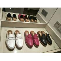 驚きの破格値爆買い ヴァレンティノ VALENTINO 2026春夏新作 サンダル 4色可選
