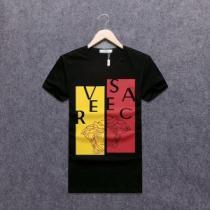 肌に馴染みやすい 軽量で薄手の 2026春夏新作 ヴェルサーチ VERSACE 半袖Tシャツ 3色可選