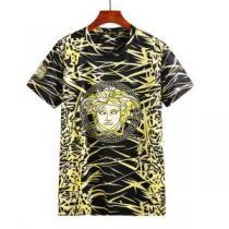 2色可選 優しいフィット感 半袖Tシャツ 2026春夏新作 大人っぽく知的な ヴェルサーチ VERSACE