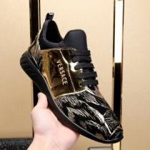 ファッションの最先端！VERSACEランニングシューズ 18ＳＳ美品ヴェルサーチ