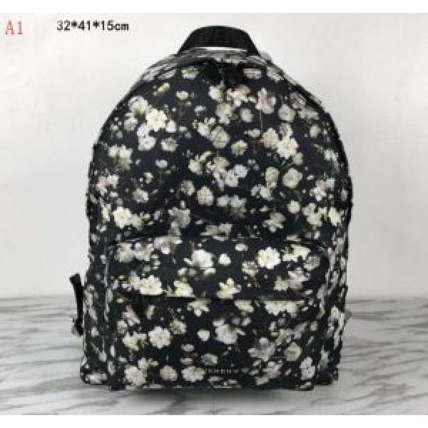圧倒的人気新着 18ＳＳ美品 ジバンシー GIVENCHY 多色可選 リュック、バックパック.91.