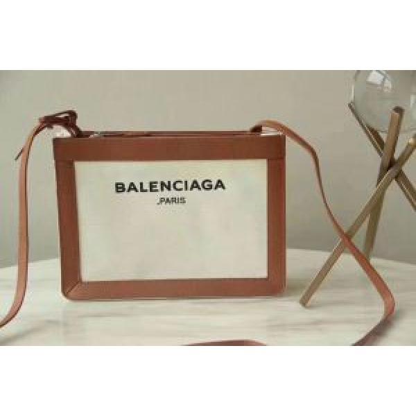 便利な定番アイテムショルダー付きBalenciagaバレンシアガコピーレディースクラッチバッグ.51.