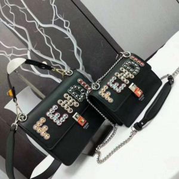 主役級のアイテム 2026新品入荷 フェンディ FENDI 3色可選 バッグ レディース.150.