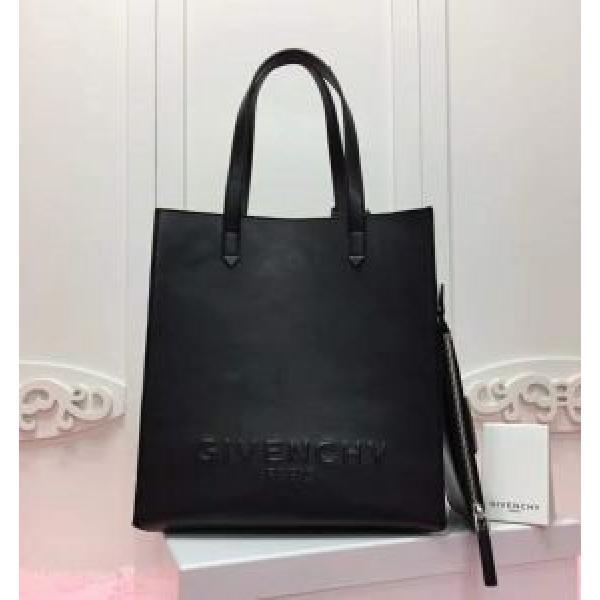 海外限定アイテム 2026最安値！ジバンシー GIVENCHY  バッグ レディース.81.