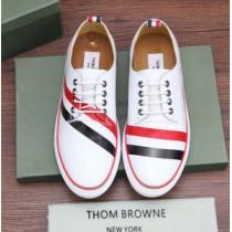 有名人同じアイテム トムブラウン THOM BROWNE カジュアルシューズ 2026年春夏入荷