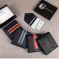 圧倒的人気新着 2026新品入荷財布/ウォレット  プラダ PRADA 多色可選.158.