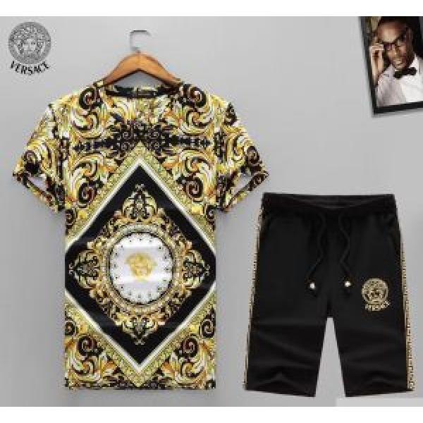 ファッション度アップ VERSACE 2026年春夏入荷半袖セットアップ ヴェルサーチストリートファッション