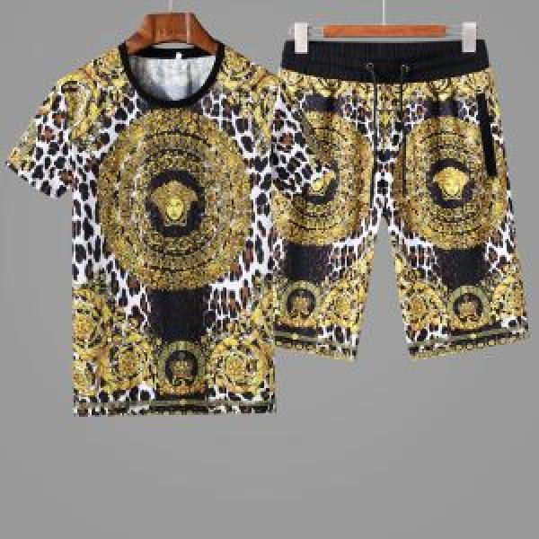 美品*入手困難2026【SALE！】ヴェルサーチ VERSACE 半袖セットアップクールビズ