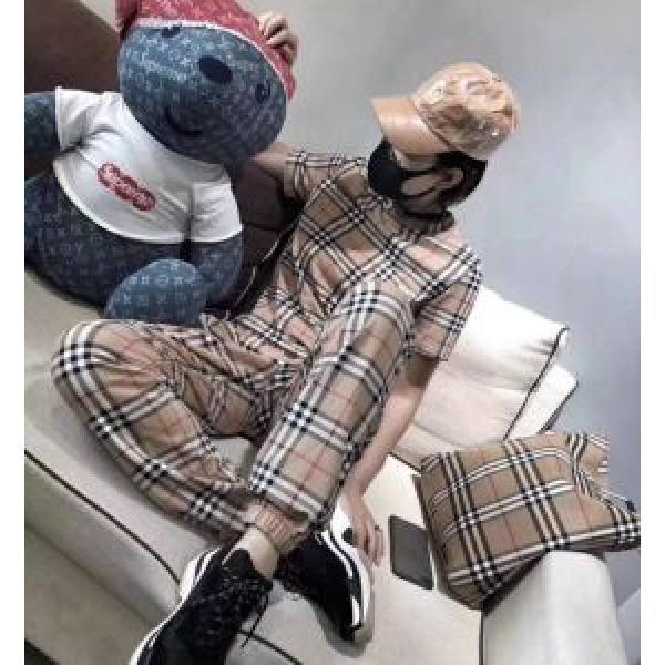 2025新品入荷ジャージセット人気デザインで欲しい BURBERRY Tシャツ/半袖 バーバリー上下セット
