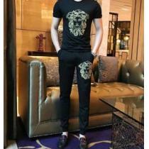 VERSACE 半袖セットアップ人気デザインで欲しい2026新品入荷 上下セットヴェルサーチ