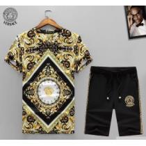 ファッション度アップ VERSACE 2026年春夏入荷半袖セットアップ ヴェルサーチストリートファッション