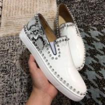 愛用者が多いルブタンコピーPIK BOAT PATENT白Christian Louboutinスリッポンローカットスポーティスニーカースパイク本革