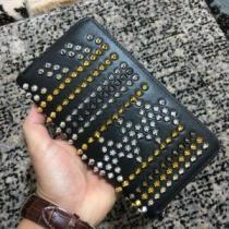 毎年流行り定番アイテムおすすめ クリスチャンルブタン Christian Louboutin ビジネスケース 大人カジュアル.473.