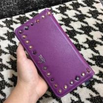 上品でファッション クリスチャンルブタン Christian Louboutin ビジネスケース 希少性の高い.473.