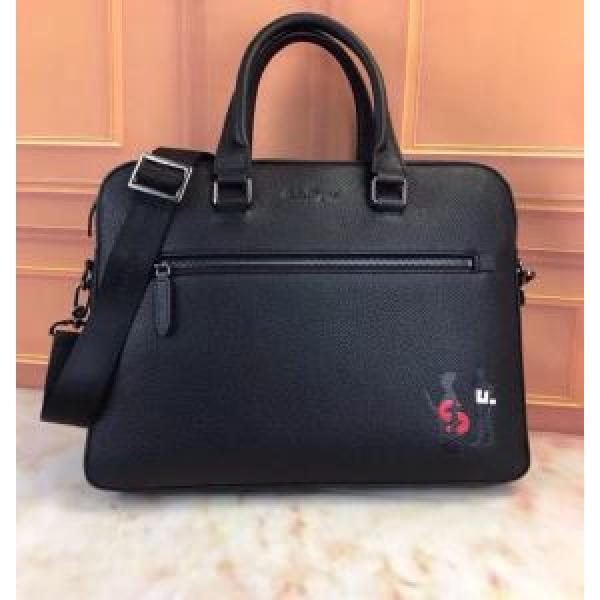 高級感が漂う サルヴァトーレフェラガモ FERRAGAMO 高評価！手持ち&ショルダー掛け.62.