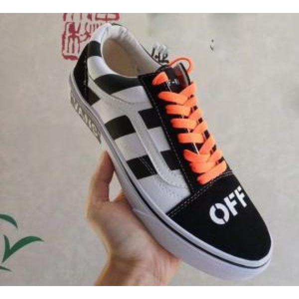キレイめおしゃれ スニーカー、靴 Off-White オフホワイト上品でファッション