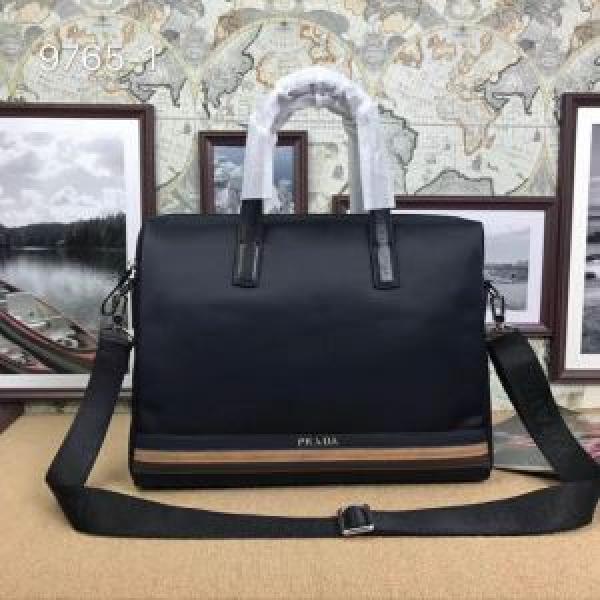 プラダ PRADA 2026抜群の雰囲気が作れる! 手持ち&ショルダー掛け.57.