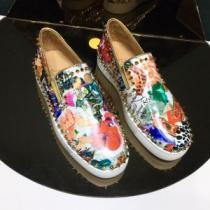 クリスチャンルブタン Christian Louboutin スニーカー、靴 カジュアルシューズ 春夏超人気の最新作