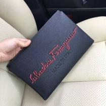 希少性の高い サルヴァトーレフェラガモ FERRAGAMO セカンドバッグ.62.