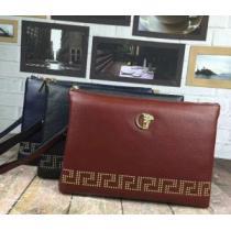 ヴェルサーチ VERSACE 圧倒的人気新着 セカンドバッグ.82.