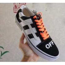 キレイめおしゃれ スニーカー、靴 Off-White オフホワイト上品でファッション