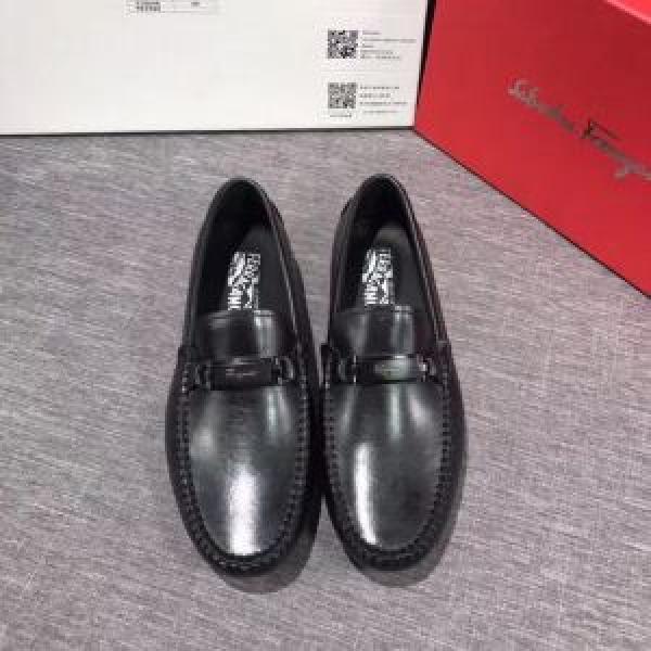 FERRAGAMO カジュアルシューズ　2026最安値今年っぽくNEWファッション サルヴァトーレフェラガモ
