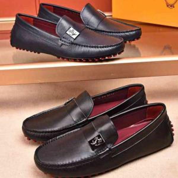 今年人気定番トッズ TOD'S 2色可選 カジュアルシューズ流行の注目ブランド