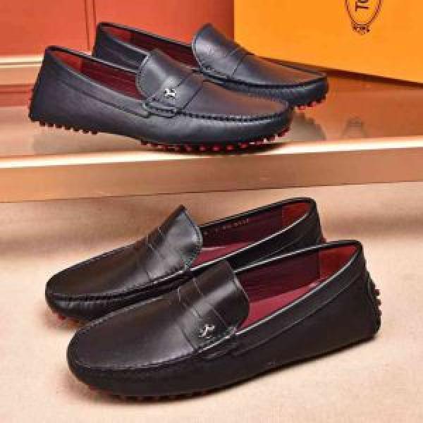 オシャレを満喫できる コンフォートトッズ TOD'S 2色可選 カジュアルシューズ