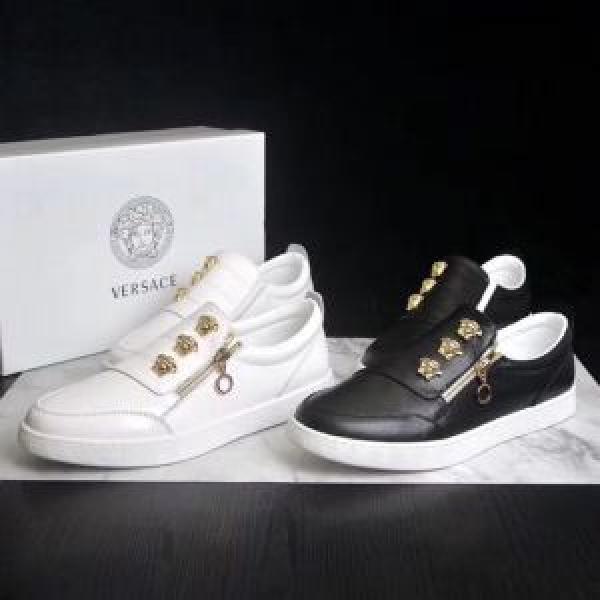 人気デザインで欲しいスリップオン ヴェルサーチ VERSACE 2色可選 欧米韓流