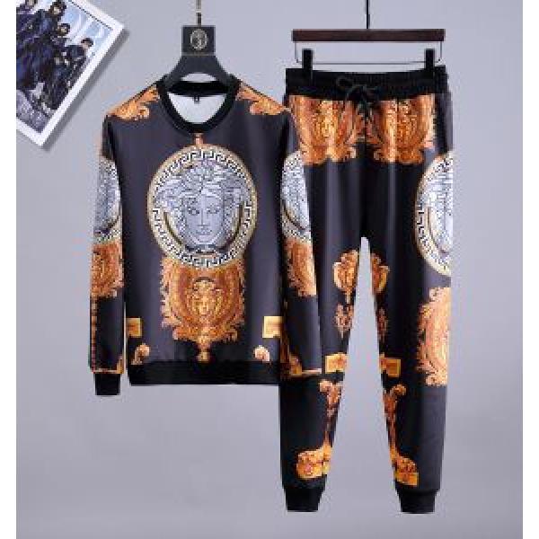 2026秋冬の定番新品到来! ヴェルサーチVERSACE 手頃価格 上下セット 2026秋冬の定番新品到来!