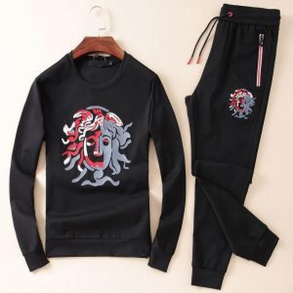 秋季超人気アイテム ヴェルサーチVERSACE 今季大人気新作登場 上下セット
