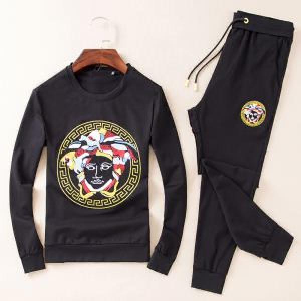 稀少*入手困難 ヴェルサーチVERSACE ファッショニスタ愛用  上下セット 魅力をプラス