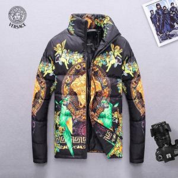 有名人同じアイテム　ダウンジャケット メンズ  圧倒的人気新着　数量限定再入荷　　ヴェルサーチVERSACE