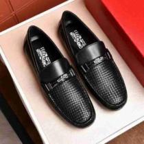 カジュアルシューズ冬季限定販売 サルヴァトーレフェラガモ希少性の高い FERRAGAMO