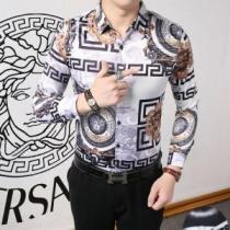 大胆なデザイン ヴェルサーチ VERSACEシャツ 数量限定再入荷 2026秋冬の定番新品到来!