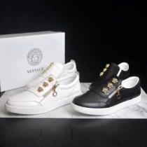 人気デザインで欲しいスリップオン ヴェルサーチ VERSACE 2色可選 欧米韓流