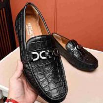 最近人気一番！ヴェルサーチ美品*入手困難 VERSACE カジュアルシューズ2026新品入荷